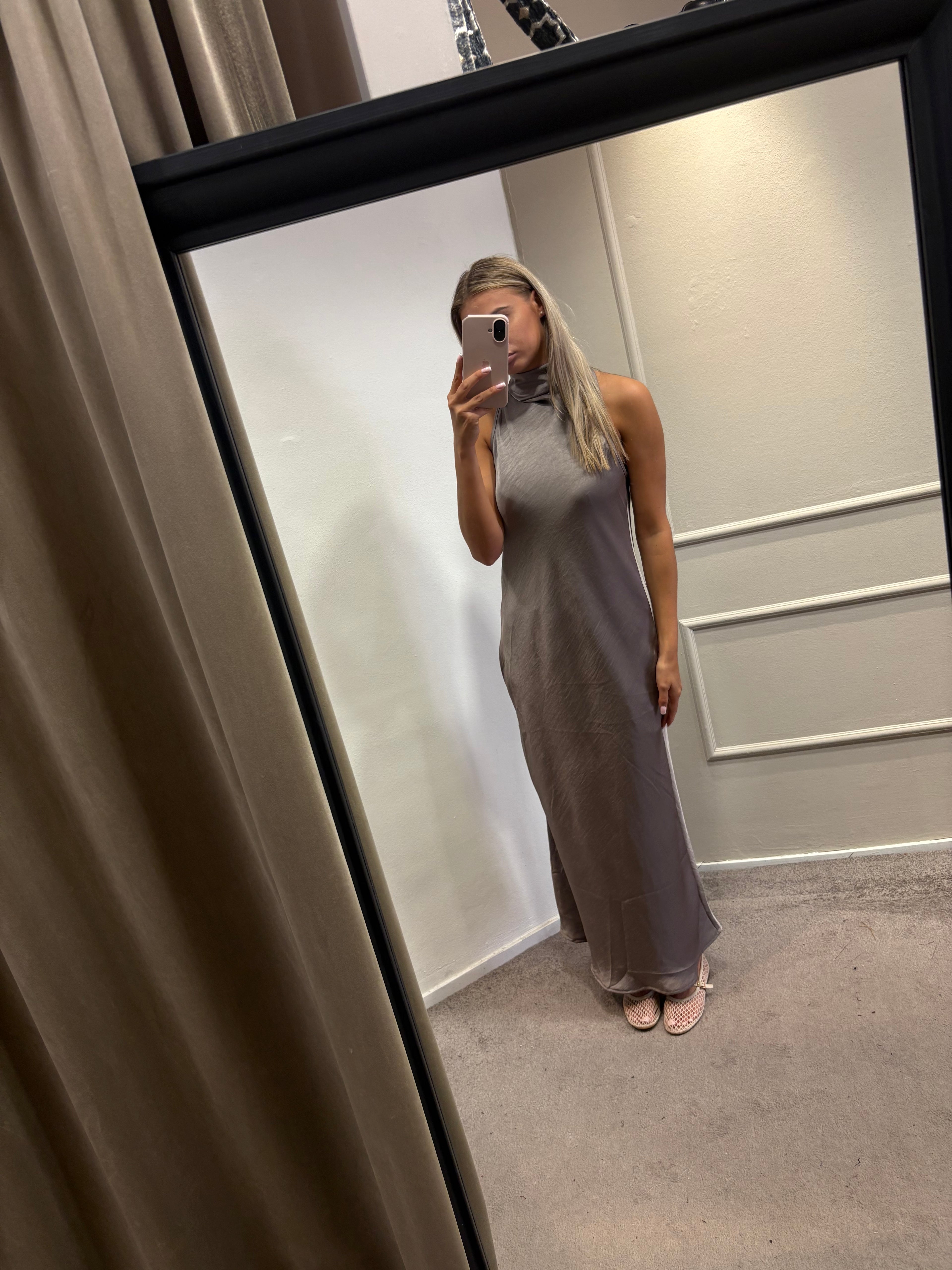 Satin dress - Taupe