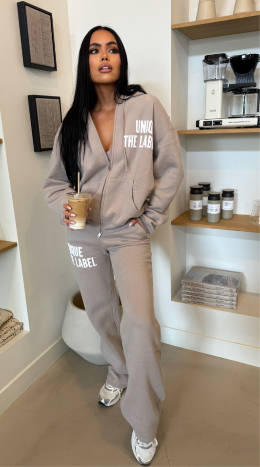Unique the label JOLEEN JOGGER -MOCHA