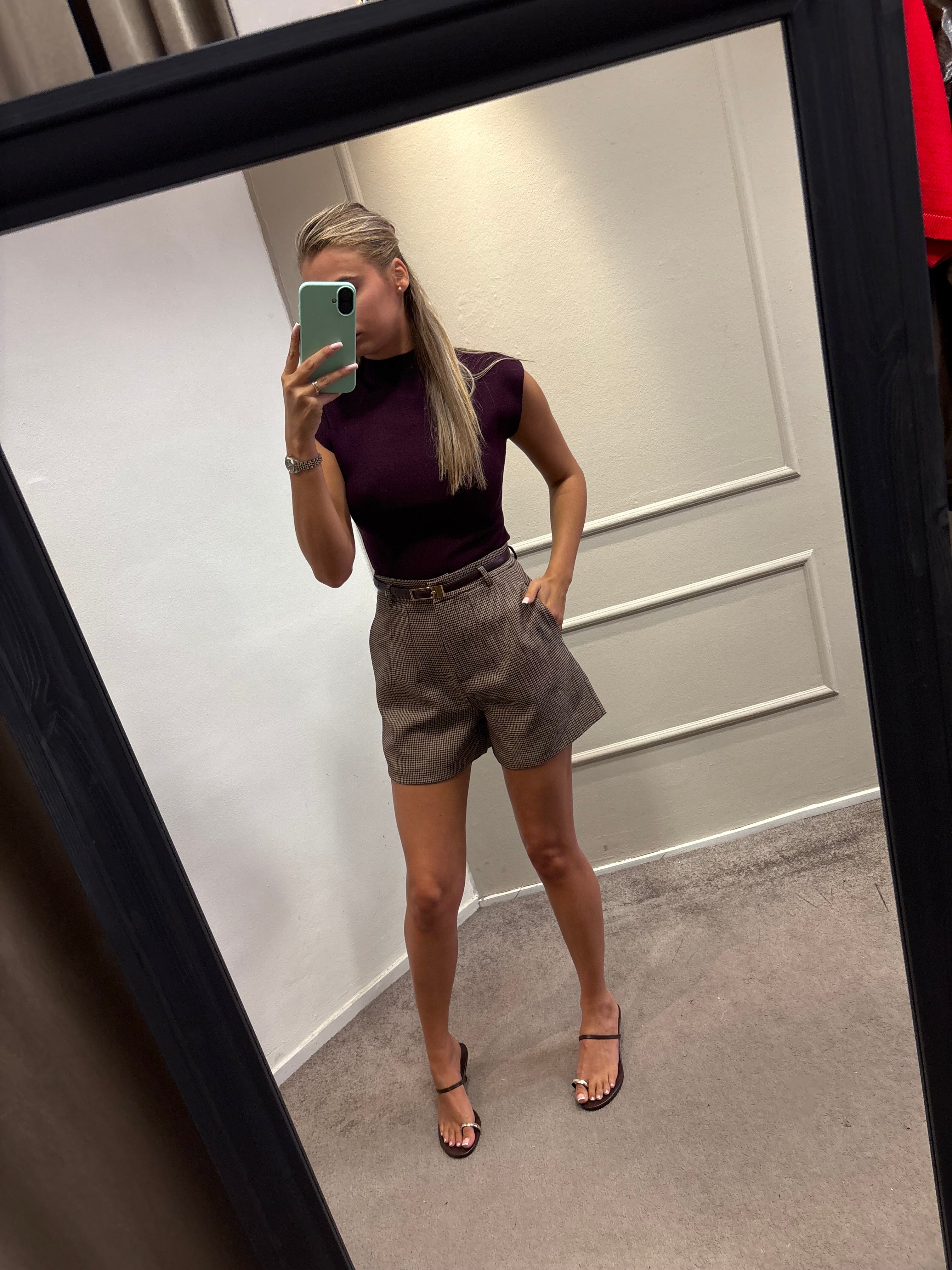 Isa short