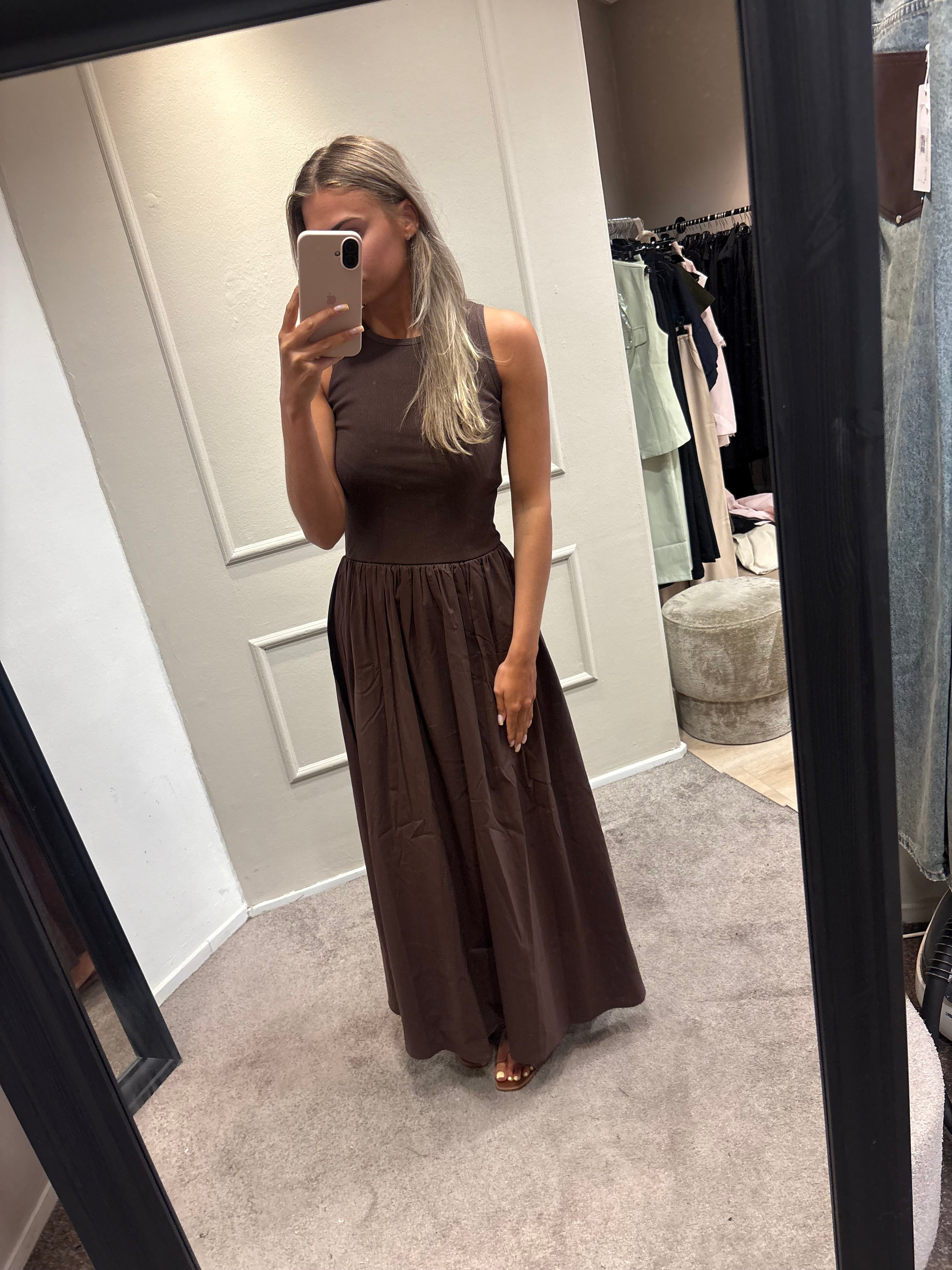 Ivana dress - Bruin