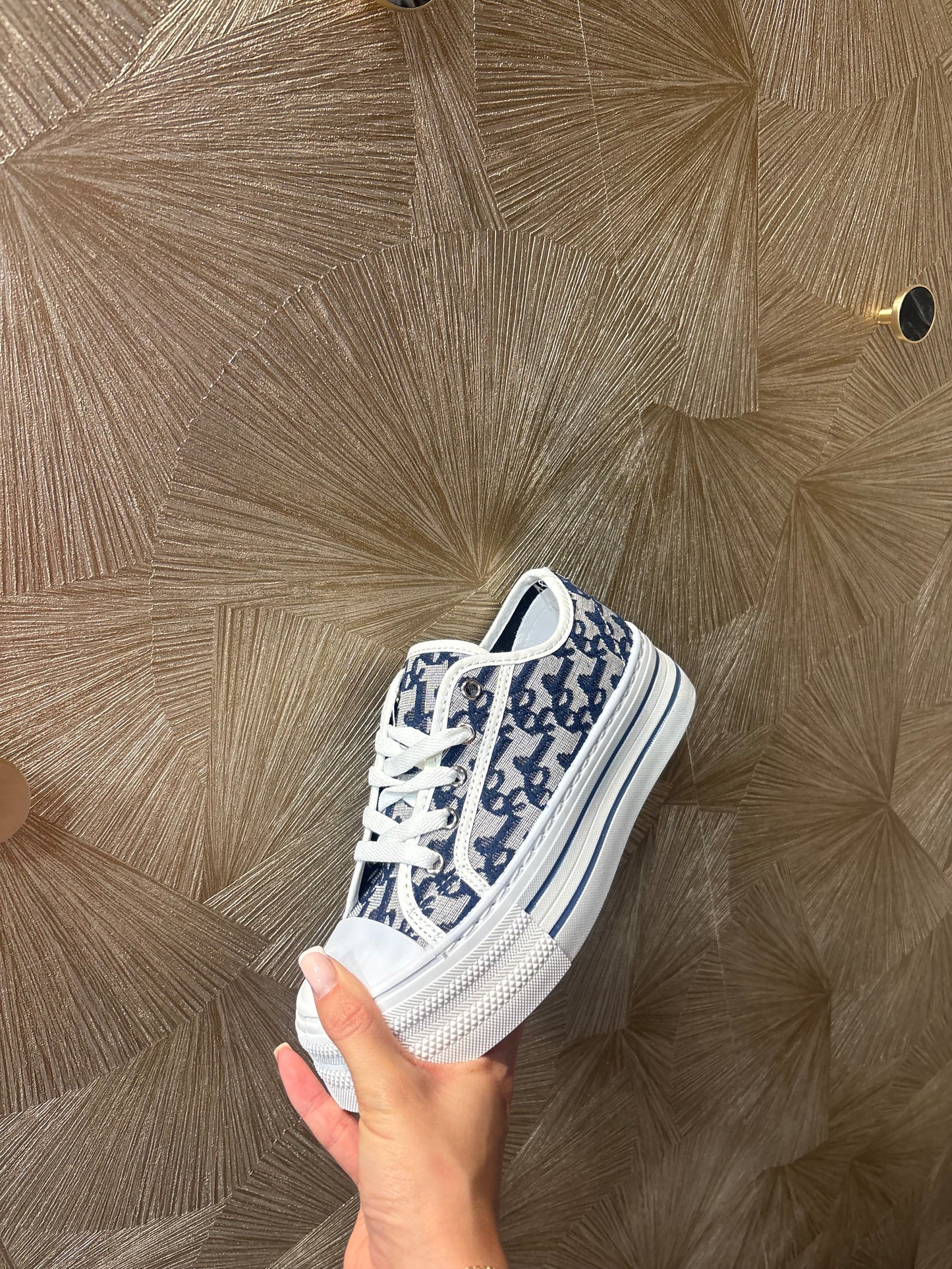 Dana sneakers